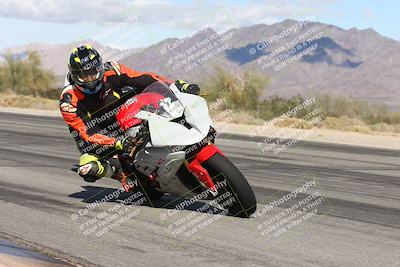 media/Nov-16-2025-Race Pace (Sun) [[8c5fa54630]]/Non Verified Riders (1st 20 Minutes)/3-Turn 3 Inside (11am)/